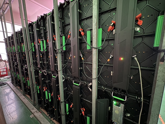 P2.976 LED租赁屏工厂测试实拍-严苛质检流程揭秘 | 凯发k8国际(中国)官方网站·一触即发 P2.976 LED租赁屏工厂测试实拍-严苛质检流程揭秘 | 凯发k8国际(中国)官方网站·一触即发